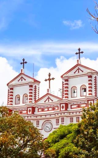 Así funcionaría la reforma tributaria de Petro: propone impuesto a las iglesias y ajustes al IVA en 2026