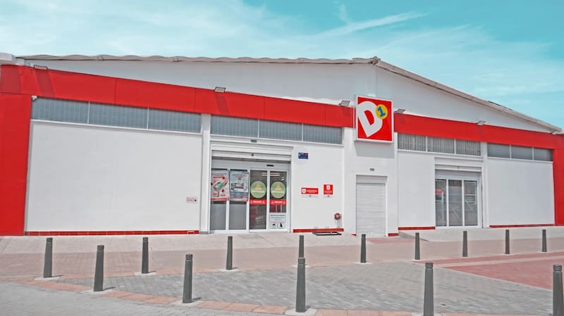 Tiendas D1 oferta un set de 12 piezas para arreglarte el cabello en casa y evitar la peluquería por menos de $60.000.