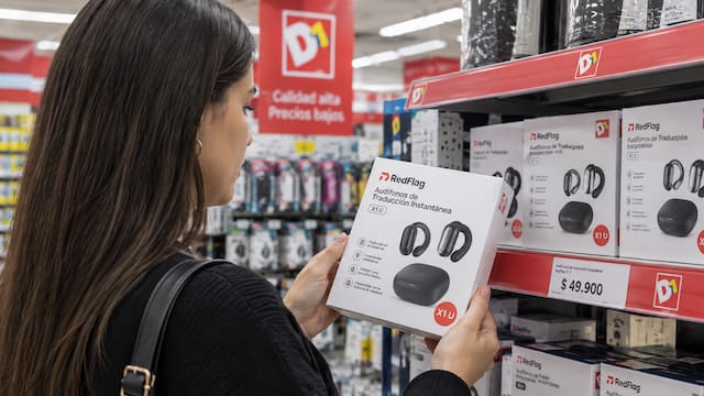 Tiendas D1 suma a su catálogo unos audífonos que traducen idiomas en tiempo real por $49.900