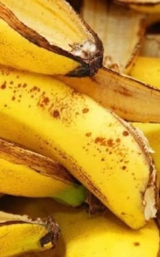 Agua con bicarbonato y cáscara de banana: la mezcla 100% eficaz para limpiar metales y fortalecer plantas