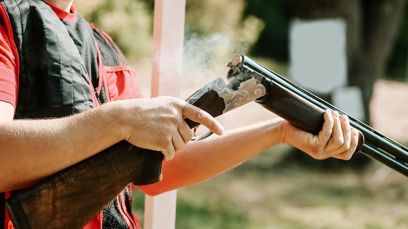 El adolescente de 15 años ingresó a la preparatoria con un rifle AR-15 y asesinó a dos docentes.