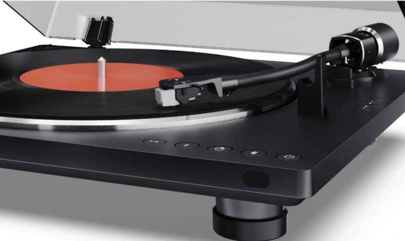 Lidl ofrece el tocadiscos Sharp en descuento: cuenta con Bluetooth y brazo automático.