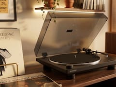 Lidl ofrece el tocadiscos Sharp en descuento: cuenta con Bluetooth y brazo automático para reproducir los vinilos