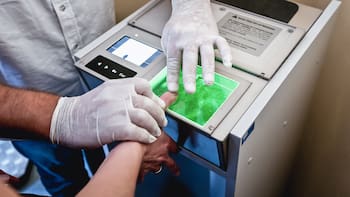 La Suprema Corte falló a favor del ISSSTE y ahora será legal cobrar la pensión sin trámite de huella digital