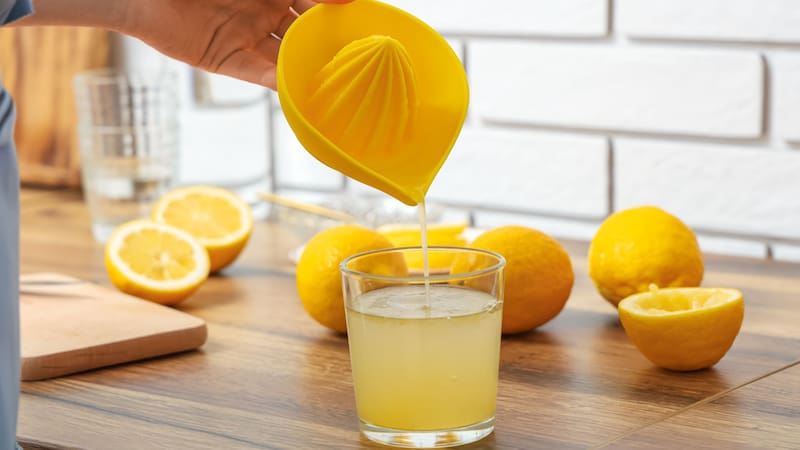 Tomar este jugo por las mañanas ayuda a bajar de peso, cuida la piel y refuerza el sistema inmunológico
Fuente: Shutterstock