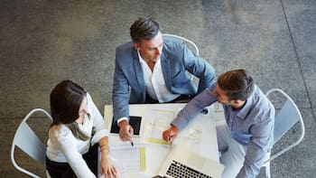 La IA cambió totalmente el sector tech: “Sin juniors hoy, vamos a estar sin seniors dentro de 15 años”