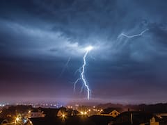 Se viene un muro de nubes negras con tormentas eléctricas y ráfagas de viento: lluvias intensas en estas zonas del país
