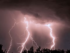 Pronostican una tormenta eléctrica severa, caída de granizo y vientos destructivos: hay alerta meteorológica para todas estas zonas