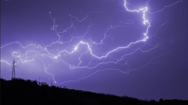 Llega la tormenta negra más intensa de la semana: habrá fuertes lluvias con ráfagas de viento y posible caída de granizo en estas zonas