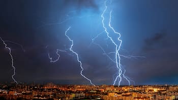 Llega el gran diluvio | Lloverá sin piedad en gran parte del país y volverá el calor antes de que llegue el frío más brutal de la semana