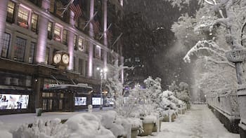 Tormenta invernal histórica paraliza Nueva York: toque de queda y viajes suspendidos
