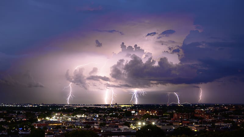 Llegan fuertes tormentas a 4 provincias del país este martes 13 de octubre: se esperan lluvias intensas y ráfagas intensas que pueden superar los 60 km/h.
