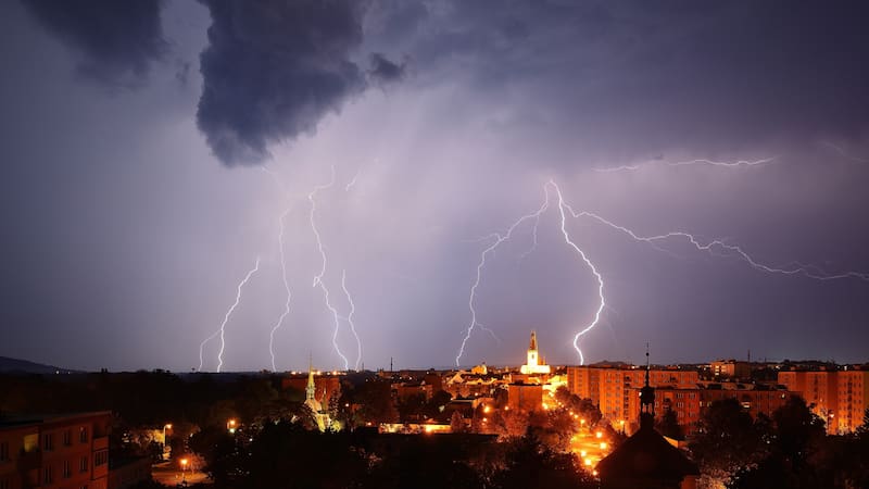 Llegan fuertes tormentas este lunes 5 en Santa Fe, Corrientes y Misiones.