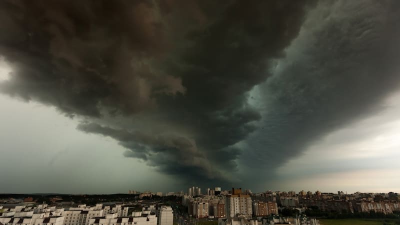 Se viene la tormenta del siglo con más de 48 horas seguidas de lluvias intensas, avance de nubes negras y granizo