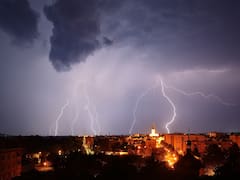 Llega la lluvia negra más intensa de febrero: habrá fuertes ráfagas de viento y posible caída de granizo en estas zonas