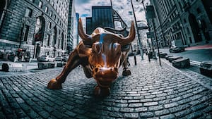 Wall Street encontró su apuesta favorita en Argentina: una acción con cinco recomendaciones de compra y 34% de suba en dólares