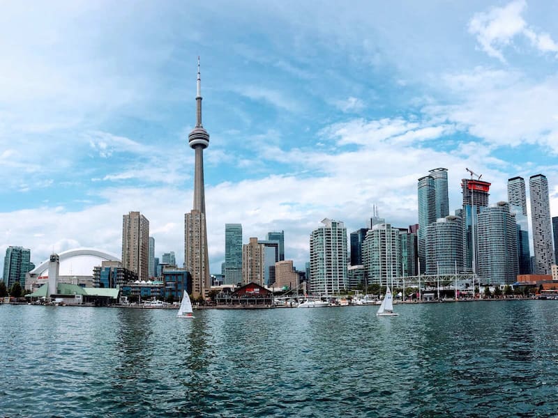 Requisitos para ingresar y salir de Toronto desde Canadá.