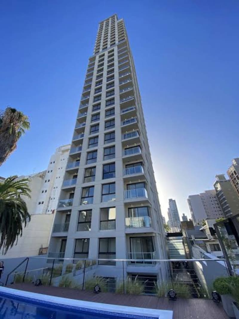 Torre Skyline Barón, en Lomas de Zamora.