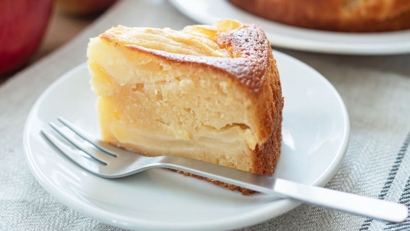 Abrir el horno antes de tiempo puede causar que la torta se apelmace.