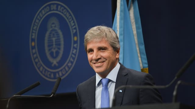 Caputo superó un examen financiero: ¿cómo impacta en las tasas de interés?