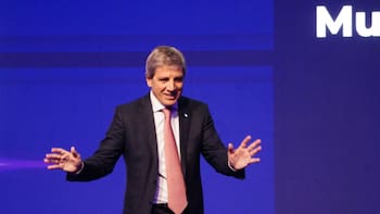 Caputo defendió la economía a dos velocidades y anticipó una reforma tributaria para un segundo mandato