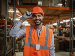 Reforma laboral: el Gobierno elimina dos horas de la jornada y aumenta el pago extra por trabajar durante estos días