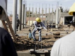 El costo de construir una casa cae en dólares y vuelve al nivel previo a Milei