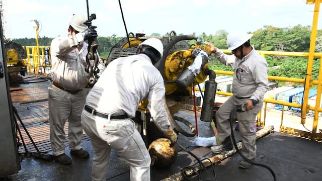¿Adiós a pensiones de lujo en Pemex? El tope de Sheinbaum que pone en jaque a miles tras cierre de 2025