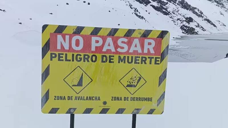 Avalancha en la Cordillera de Los Andes deja 3 montañistas fallecidos.