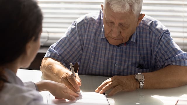 Está confirmado: el SAT recorrerá casa por casa a los jubilados y pensionados que no hagan este trámite obligatorio