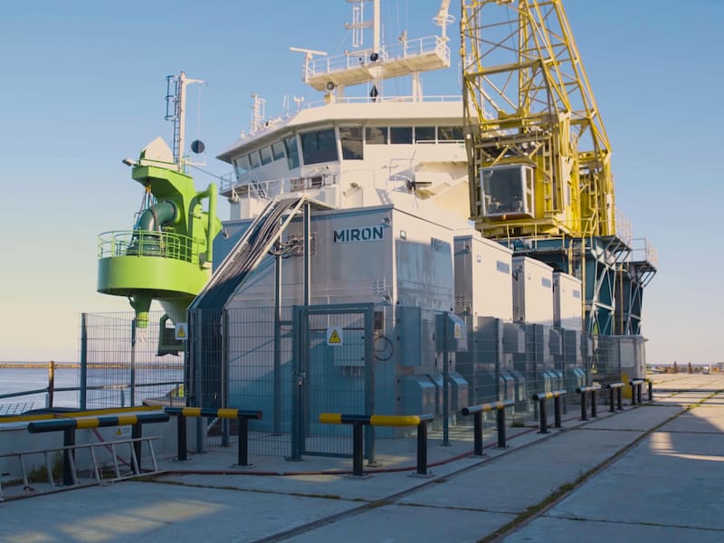 Cada terminal de los transformadores Miron cuenta con cuatro transformadores de 4.820 kVA, es decir ocho equipos que suman casi 39 MVA