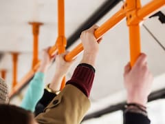 Adiós a los fumadores del Transporte Público: desde ahora se pedirá no encender más cigarrillos antes de subir a las unidades