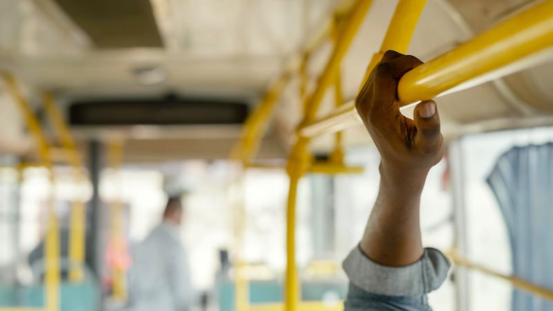 Las autoridades indican que este servicio puede ser reservado con 24 horas de antelación mediante la llamada al 305-537-4188.