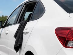 Colgar un trapo negro en la ventana de un auto en movimiento | Qué significa y para qué sirve