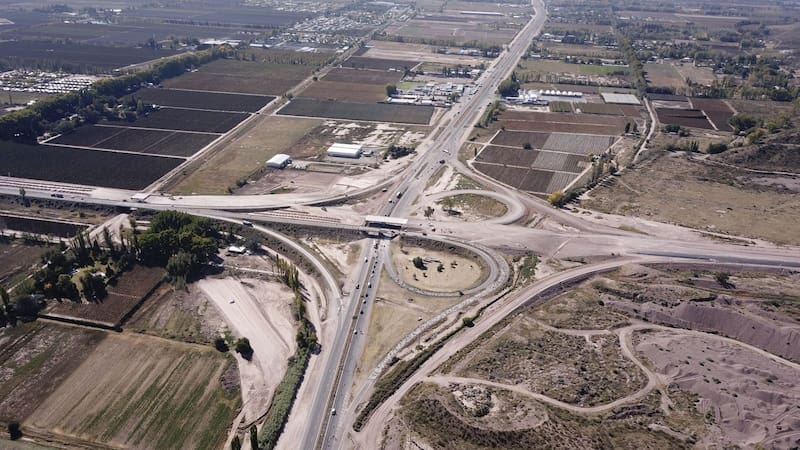 Tras 40 años en el olvido, repavimentarán y mejorarán una de las rutas más importantes de todo el país para miles de vehículos
Fuente: Argentinagob.ar