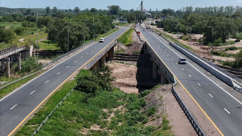 Tras años de espera, convierten en autopista a una de las rutas más importantes del país
Fuente: Córdoba Gobierno