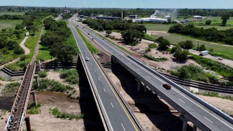 Tras años de espera, convierten en autopista a una de las rutas más importantes del país
Fuente: Córdoba Gobierno