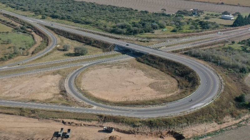 Tras años de espera, inauguraron la autopista más esperada del país que aliviará el tráfico y beneficiará a miles de vehículos
Fuente: Gobierno de Córdoba