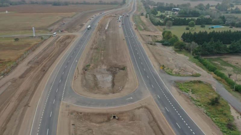 Tras años de espera, inauguraron la autopista más esperada del país que aliviará el tráfico y beneficiará a miles de vehículos
Fuente: Gobierno de Córdoba