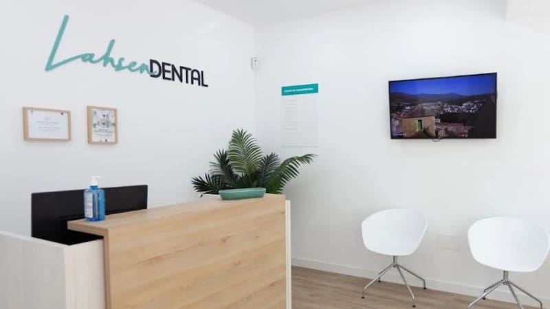 Tras cuatro años, cerró una de las clínicas más importantes de la ciudad y hay decenas de pacientes con tratamientos sin terminar: “Me he quedado sin dientes”