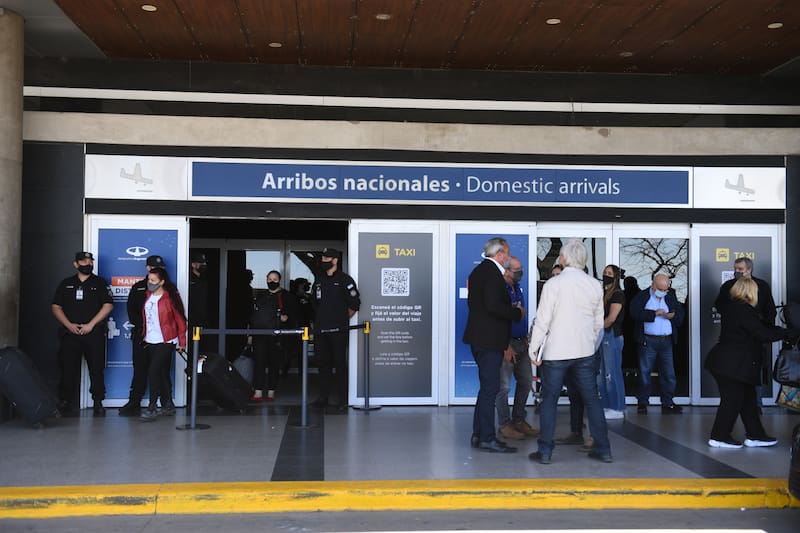 Tras la confirmación del paro general de actividades, las aerolíneas se vieron obligadas a reprogramar y/o cancelar sus vuelos.