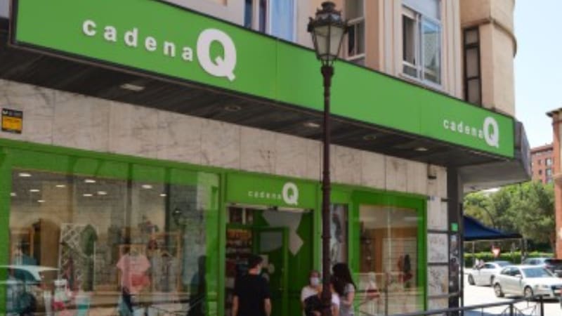 Tras más de 60 años, cierra una tienda histórica de ropa en el país: despidió a 140 empleados