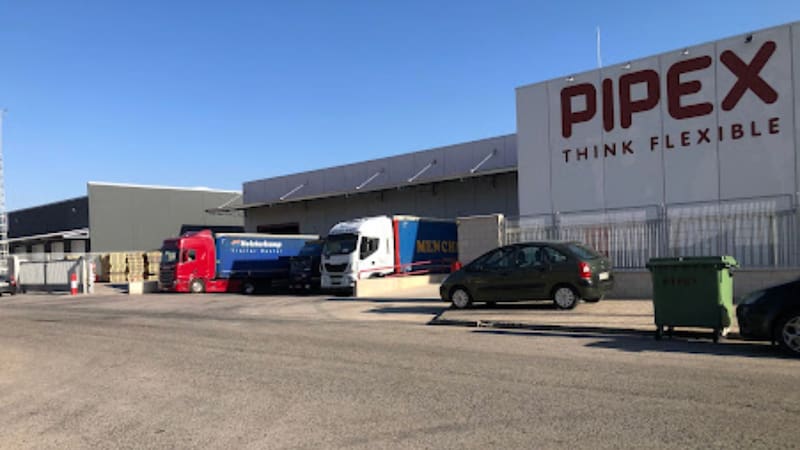 Tras un año de producción, cierra una fábrica de tubos de agua del sur del país: dejó sin trabajo a más de 50 empleados