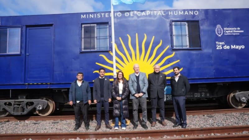 La formación ferroviaria vuelve a recorrer el país y llegará a más lugares complementando el servicio brindado por el Tren 9 de Julio. Foto: Gobierno de Argentina.
