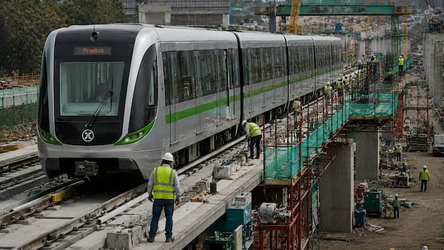 El Municipio se adueña de uno de los recursos más vitales del país: administrará 17 estaciones, 18 trenes y 36 coches
