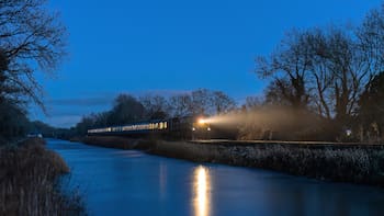 Los 4 viajes en tren que todavía puedes hacer de noche y vale la pena vivir al menos una vez: paisajes soñados, postales encantadoras y comodidad absoluta