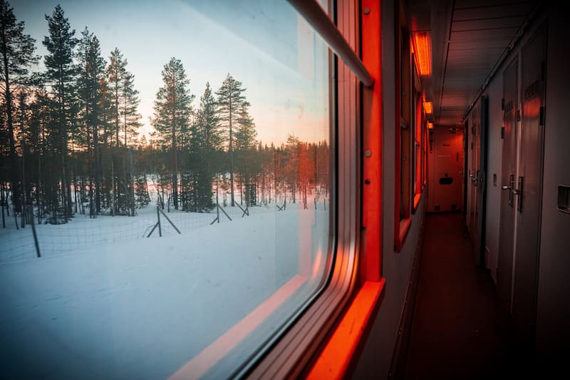 Desde Europa hasta Australia, estas rutas ferroviarias mantienen vivo el encanto de los grandes viajes en tren, donde el recorrido se convierte en parte de la experiencia.