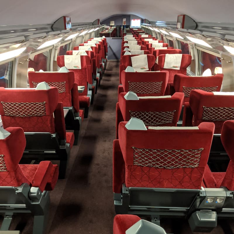 El tren Al Boracq es el más rápido de Marruecos y de todo África.