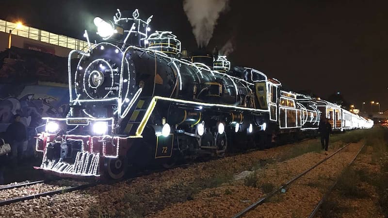 Turistren se convierte cada diciembre en uno de los recorridos más buscados por su ambiente festivo.