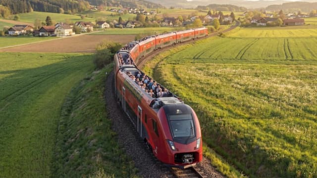 Llegan los trenes de dos pisos y descapotables al país: el Gobierno confirmó que estrenarán un nuevo modelo para viajar en el techo
